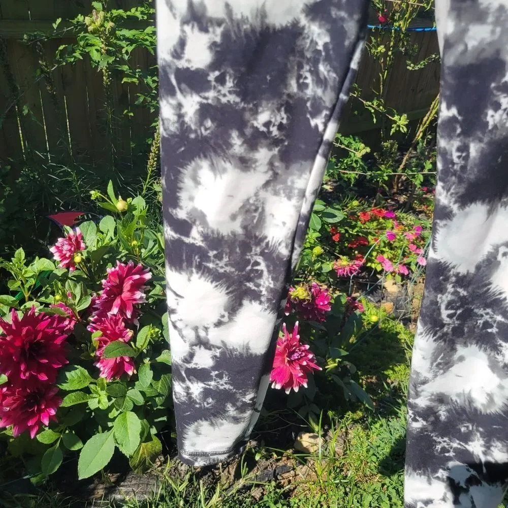 Womens athletic leggings